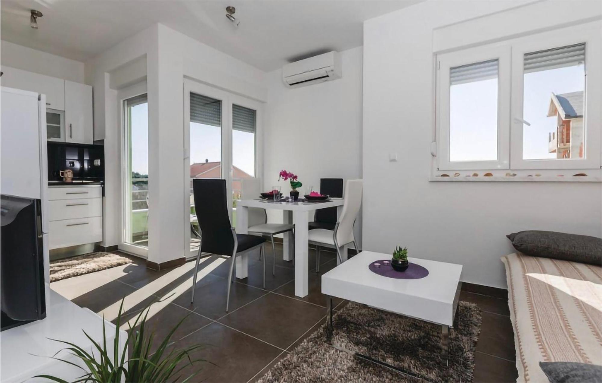 Amazing Apartment In Saldun With Wifi Traù Esterno foto